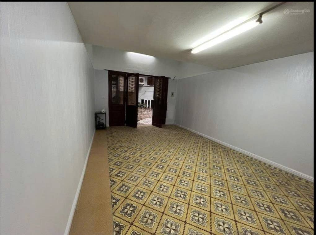 Cho thuê nhà Nguyễn Trãi, 43m2 x 3.5 tầng, 2 ngủ, 8 Triệu KD, kho, ở gđ, nhóm đi làm - Ảnh 2